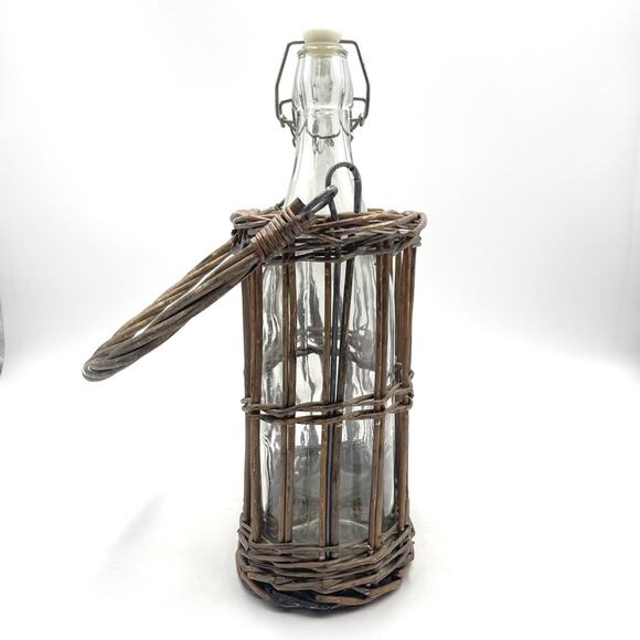BOHO VINTAGE Two Swing Top Bottles in Wicker Carrier - Picture 4 of 14